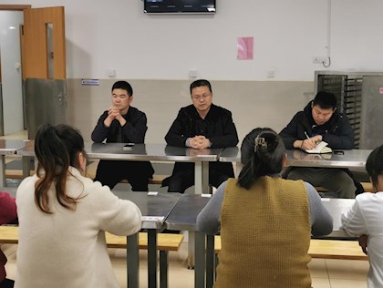 食堂安全无小事     细致入微保平安